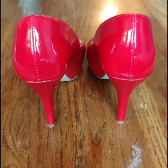 EUC Patent red peep toe pumps - Picture 3 of 5